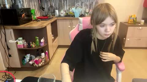 Minnie online show from May 12, 11:15 pm