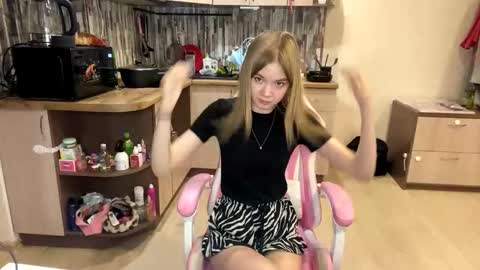 Minnie online show from May 15, 6:41 pm