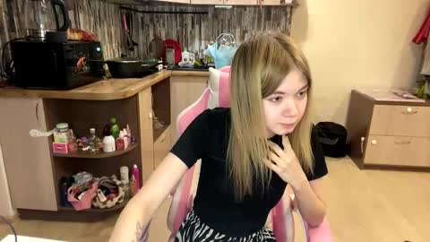 Minnie online show from May 15, 9:59 pm