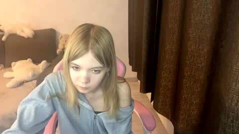 Minnie online show from June 24, 6:21 pm