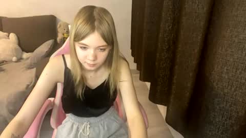 Minnie online show from June 25, 6:55 pm