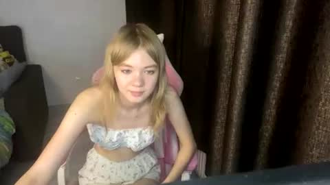 Minnie online show from June 30, 4:52 pm