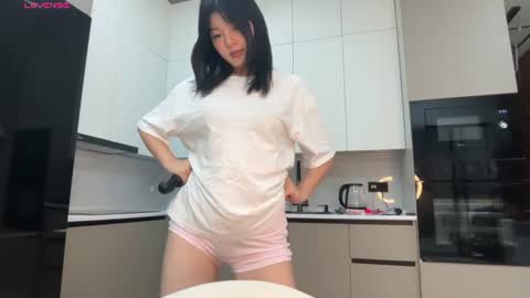 minnie_joy_ online show from July 30, 8:32 am
