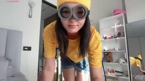 minnie_joy_ online show from August 14, 12:31 pm