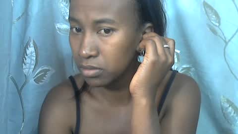 minouch211907 online show from July 9, 8:19 am