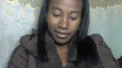 minouch211907 online show from July 13, 3:46 am