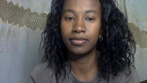 minouch211907 online show from July 21, 3:32 am