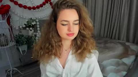 Emma online show from July 4, 2:08 pm