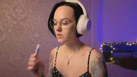 MiraSkyy online show from July 18, 10:00 pm