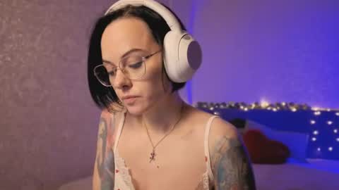 MiraSkyy online show from August 1, 9:43 pm