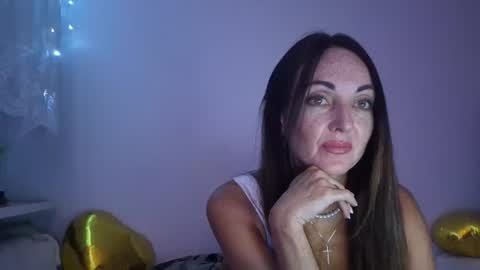 Christina online show from August 4, 8:39 pm
