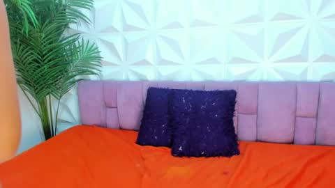 Mirella online show from August 6, 4:39 pm