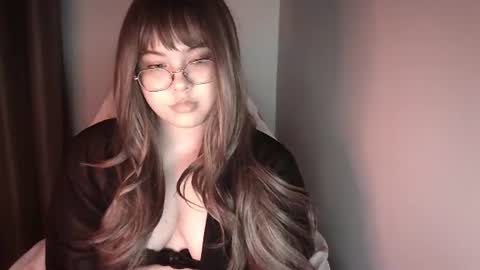 mireviass online show from July 23, 8:44 pm
