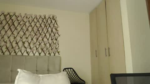 mis_kaylee online show from August 1, 11:55 pm