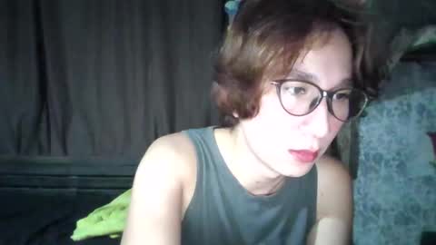 its me kizzy online show from April 13, 11:13 am