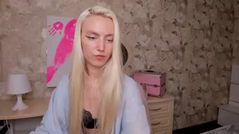 mishapallmer online show from August 6, 11:37 pm