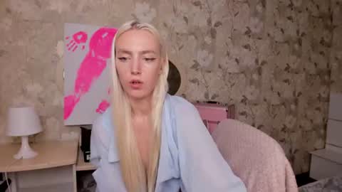 mishapallmer online show from August 7, 12:43 am