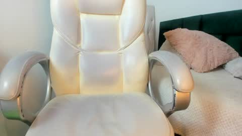 mishka__ online show from August 2, 2:18 am