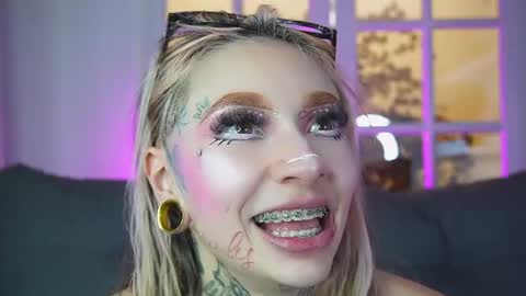 miss___angel online show from August 12, 5:26 pm