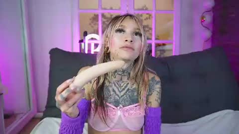 miss___angel online show from August 13, 1:14 pm