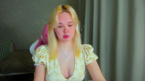 miss__selena online show from February 28, 7:11 pm