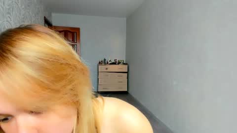 miss__selena online show from August 8, 5:51 am