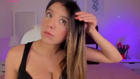 Amanda Reyes online show from June 24, 12:51 pm