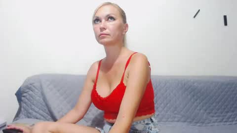 miss_blonde1 online show from August 11, 9:33 am