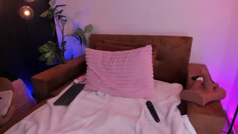 Charlize online show from August 2, 3:24 am