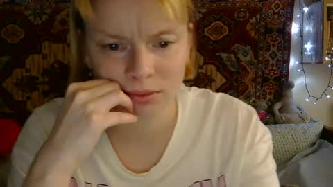 Elis online show from August 3, 12:23 pm