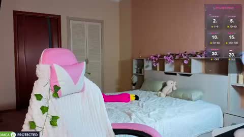 Emily online show from August 15, 9:24 am