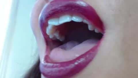 Miss Evoleth online show from August 4, 5:10 pm