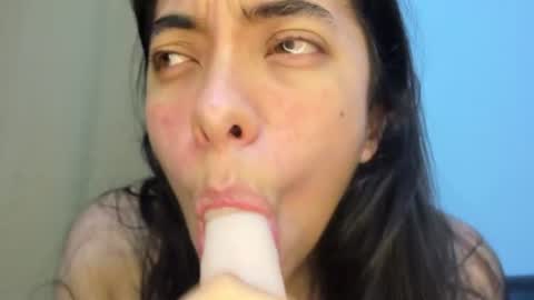 miss_eylens online show from August 4, 2:30 am