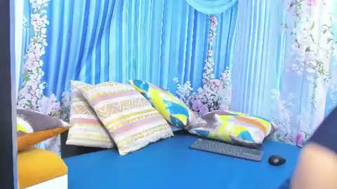 Monica Patricia online show from August 9, 3:40 am