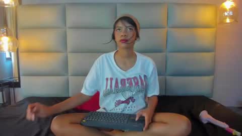 hanni online show from August 8, 4:07 pm