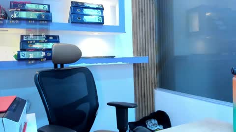 miss_horney online show from April 23, 4:33 pm