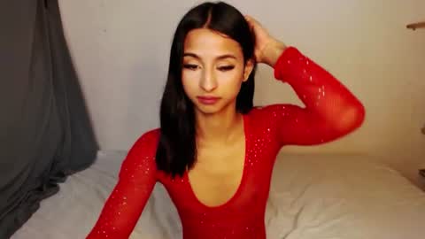 miss_isa_00 online show from August 8, 12:49 pm