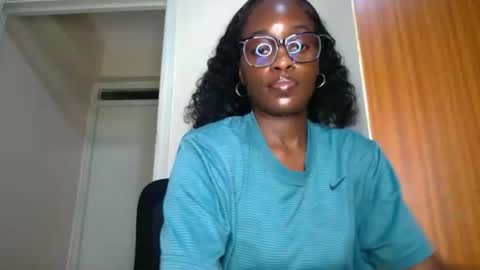 SensuElle online show from May 11, 8:05 am