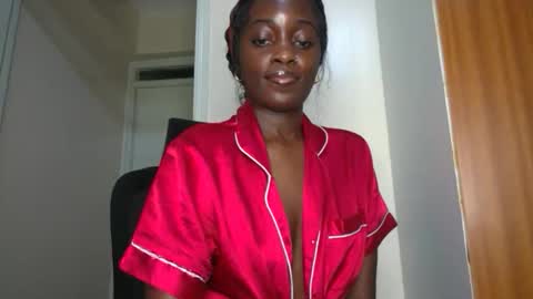 SensuElle online show from June 8, 8:31 am