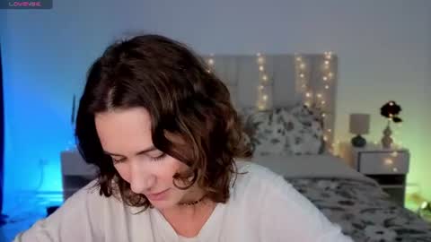miss_juliaa_ online show from September 2, 1:57 pm