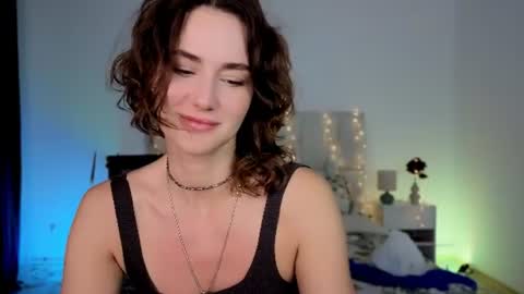 miss_juliaa_ online show from September 3, 12:41 pm