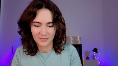 miss_juliaa_ online show from September 6, 9:15 am