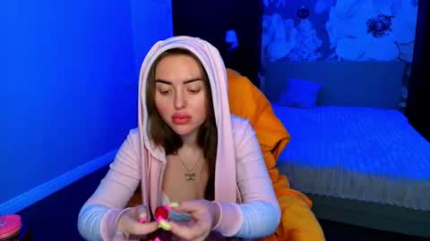 miss_kiten online show from July 27, 10:48 pm
