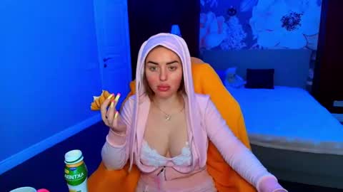 miss_kiten online show from July 28, 4:07 am