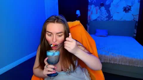 miss_kiten online show from August 1, 11:11 pm