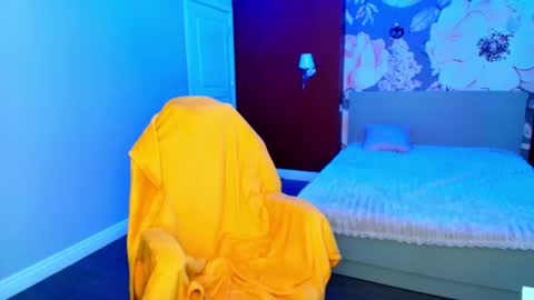 miss_kiten online show from August 3, 3:24 am