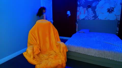 miss_kiten online show from August 7, 3:28 am