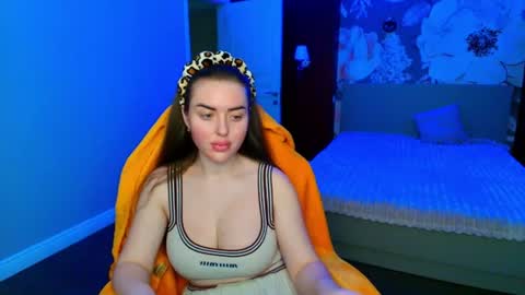 miss_kiten online show from August 7, 6:30 pm