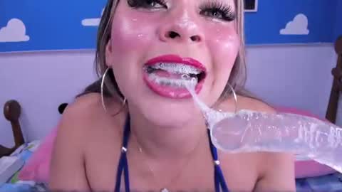 miss_lucyla online show from August 6, 2:27 pm