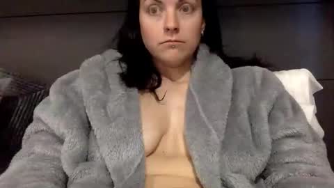 miss_maci_xo online show from June 8, 12:33 pm